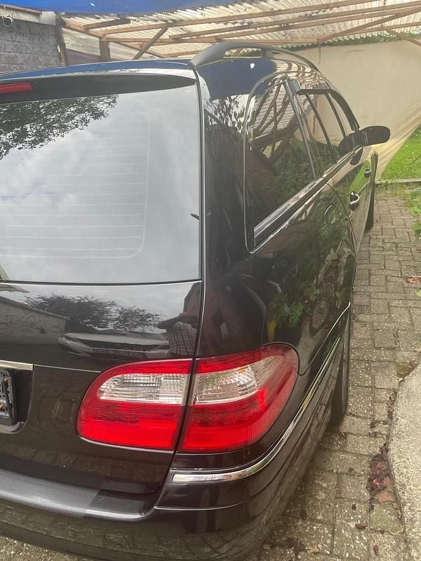 Gebraucht Mercedes E270 170 PS (125 kW) 2003 Schwarz Kombi