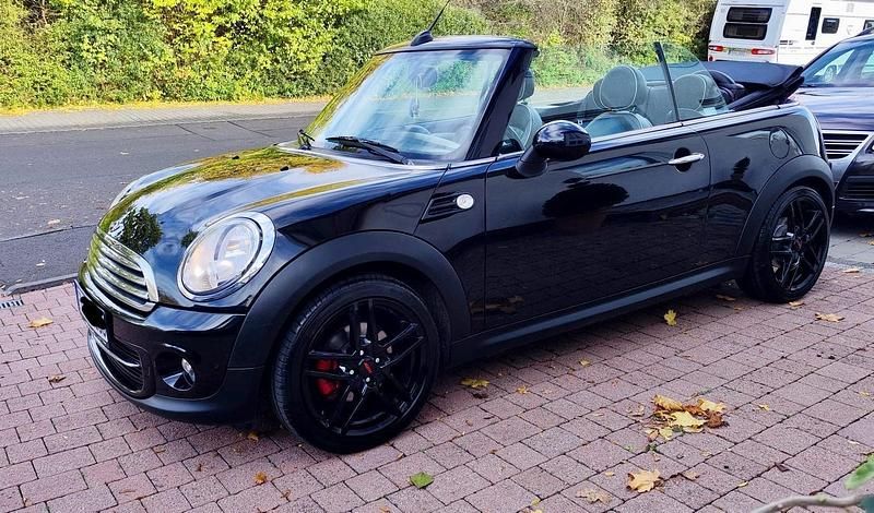 Second-hand Mini Cooper Cabriolet 122 CP (89 kW) 2010 Negru Cabrio
