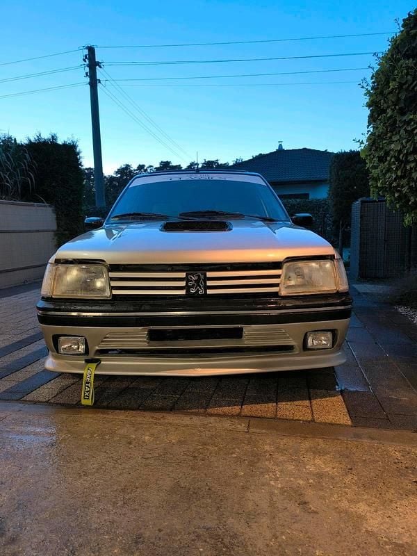 Gebraucht Peugeot 205 88 PS (64 kW) 1992 Silber Kleinwagen