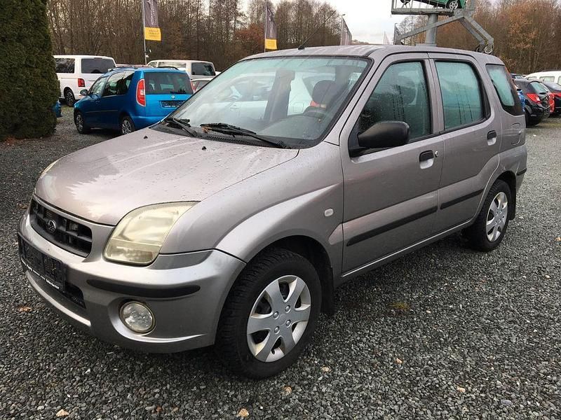 Silber Gebraucht 2005 Subaru Justy Kleinwagen | 1.990 € - Bild 1/4