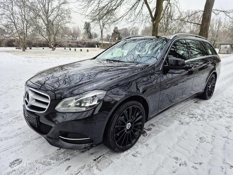 Schwarz Gebraucht 2013 Mercedes E250 Avantgarde Kombi | 17.500 € (Guter Preis) - Bild 1/4