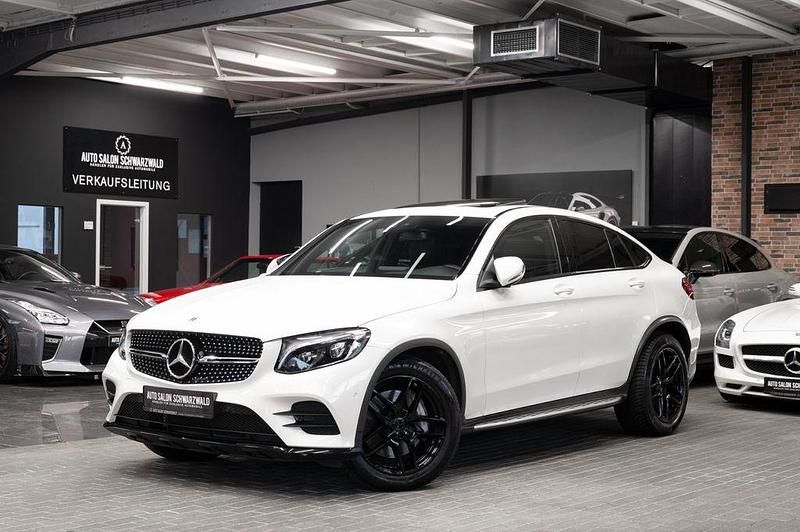 Weiß Gebraucht 2016 Mercedes GLC300 AMG line Coupé | 33.990 € (Fairer Preis) - Bild 1/4