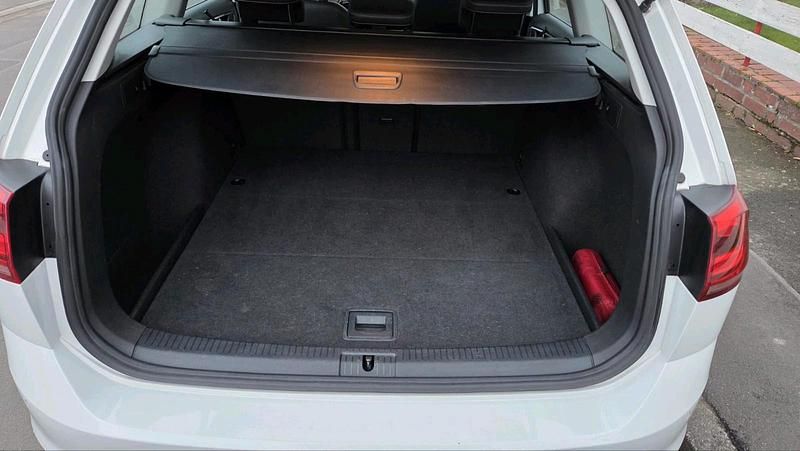 Gebraucht VW Golf VII Highline 150 PS (110 kW) 2017 Weiß Kombi