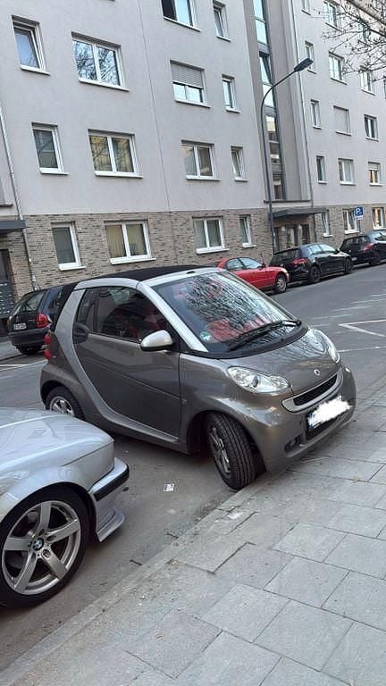 Grau Gebraucht 2011 Smart ForTwo Cabrio Cabrio | 4.600 € (Fairer Preis) - Bild 1/4