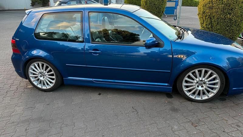 Gebraucht VW Golf IV R 241 PS (177 kW) 2003 Blau Limousine