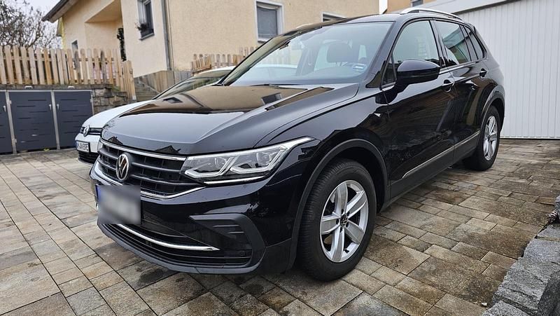 Schwarz Gebraucht 2021 VW Tiguan United SUV | 26.400 € (Fairer Preis) - Bild 1/4