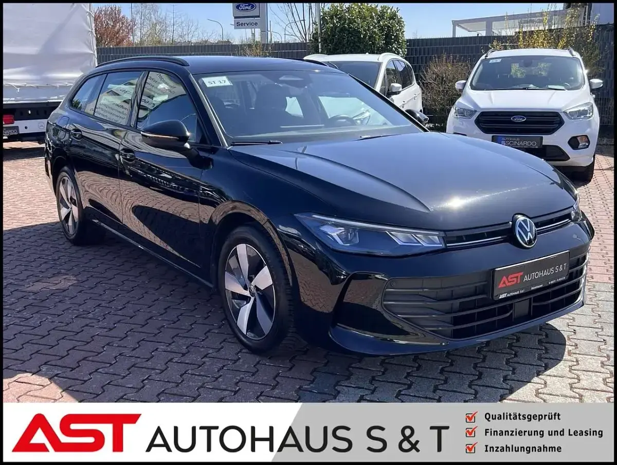 Gebraucht VW Passat 150 PS (110 kW) 2024 Schwarz Kombi