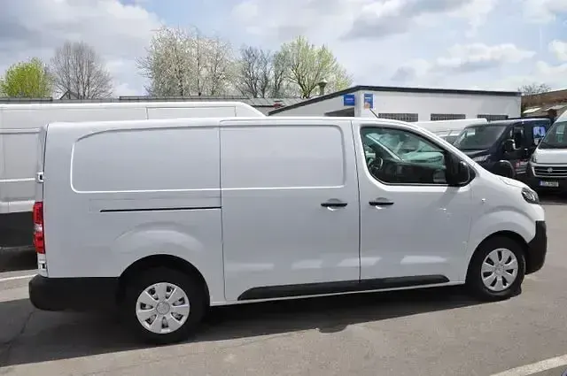 Gebraucht Citroën Jumpy 144 PS (105 kW) 2023 Weiss Van / Kleinbus