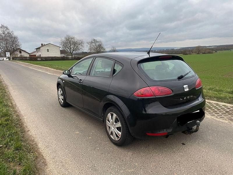 Schwarz Gebraucht 2008 Seat Leon Comfort Kleinwagen | 1.200 € (Superpreis) - Bild 1/4