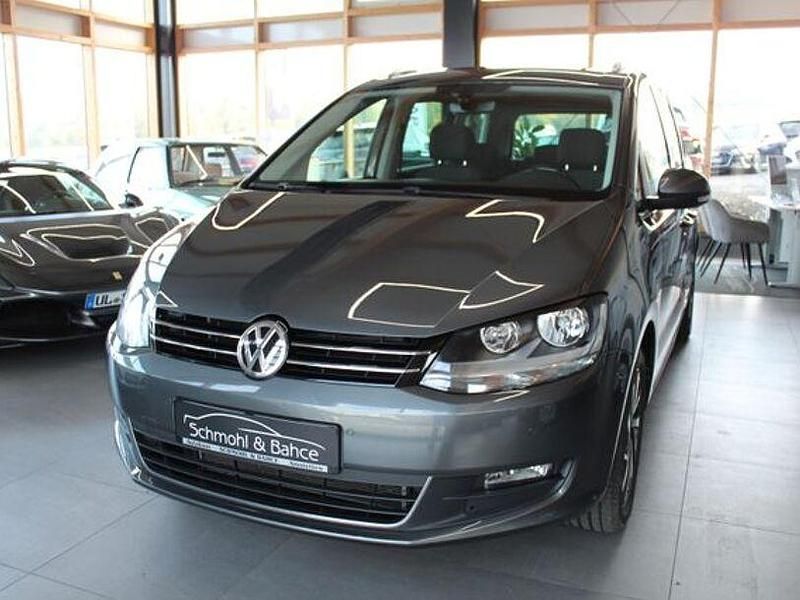 Grau Gebraucht 2017 VW Sharan Sound Van / Kleinbus | 24.990 € (Teuer) - Bild 1/4
