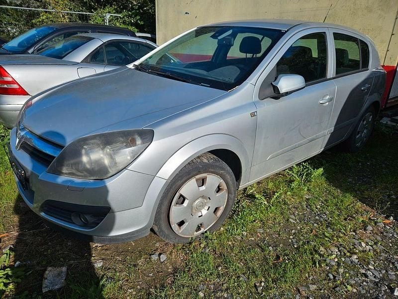Silber Gebraucht 2006 Opel Astra Edition+ Limousine | 750 € (Superpreis) - Bild 1/4