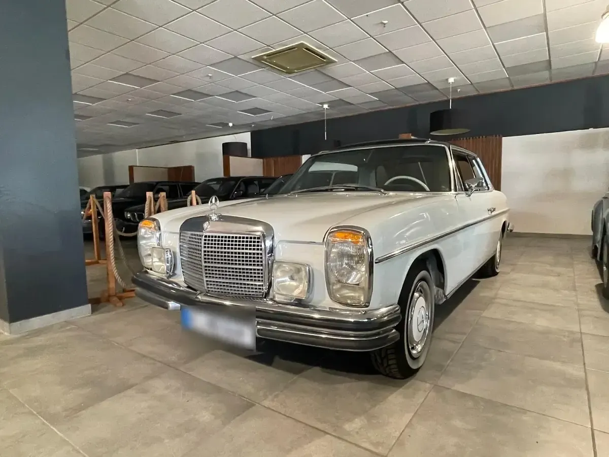 Gebraucht Mercedes W114 150 PS (110 kW) 1969 Weiß Coupé