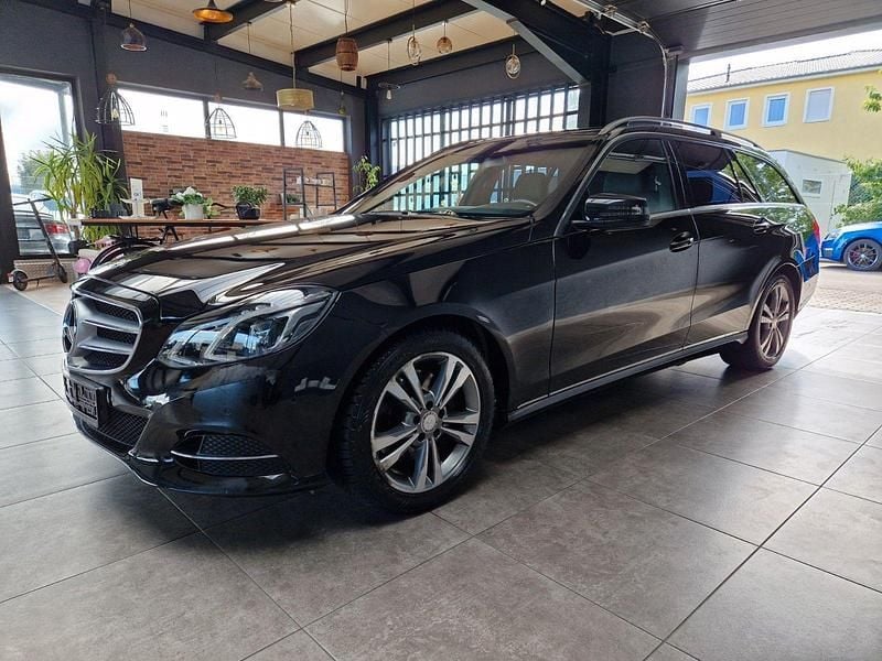 Schwarz Gebraucht 2015 Mercedes E350 Kombi | 20.999 € (Guter Preis) - Bild 1/1