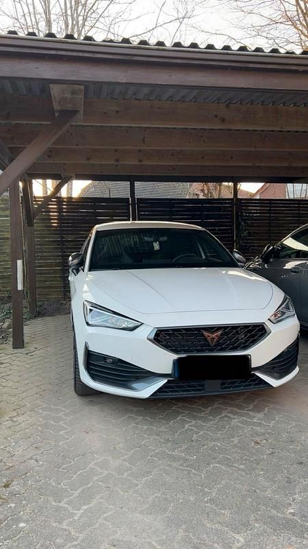 Weiß Gebraucht 2023 Cupra Leon Limousine | 23.000 € (Superpreis) - Bild 1/4