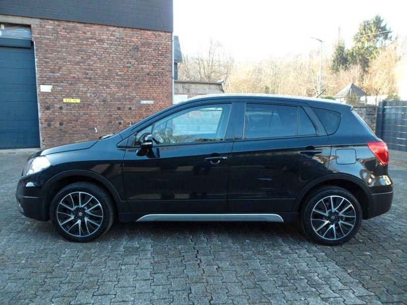 Gebraucht Suzuki SX4 S-Cross Comfort 120 PS (88 kW) 2013 Grau Limousine