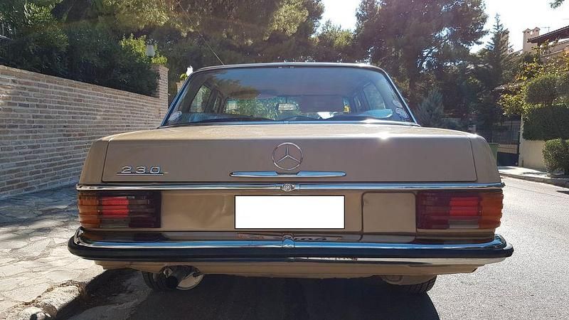Gebraucht Mercedes 230 120 PS (88 kW) 1973 Beige Limousine
