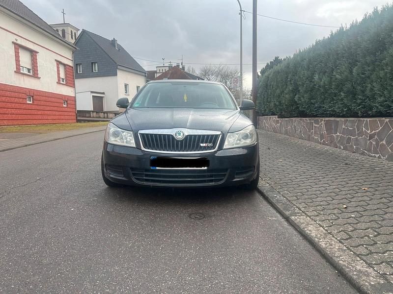 Gebraucht Skoda Octavia 105 PS (77 kW) 2012 Schwarz Kombi