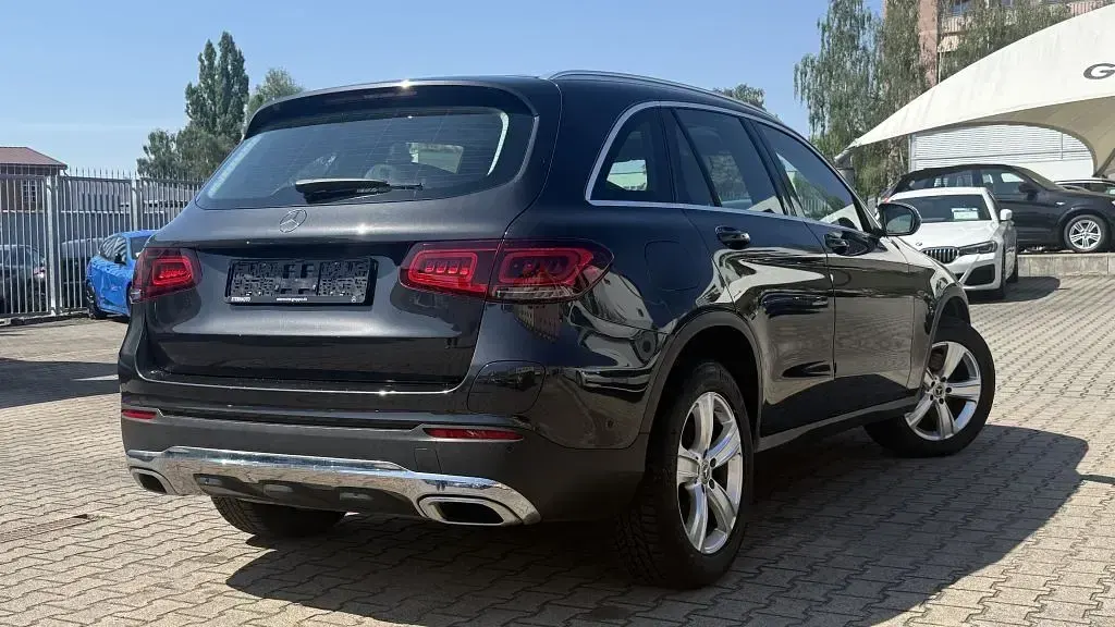 Gebraucht Mercedes GLC300e 320 PS (235 kW) 2020 Grau SUV