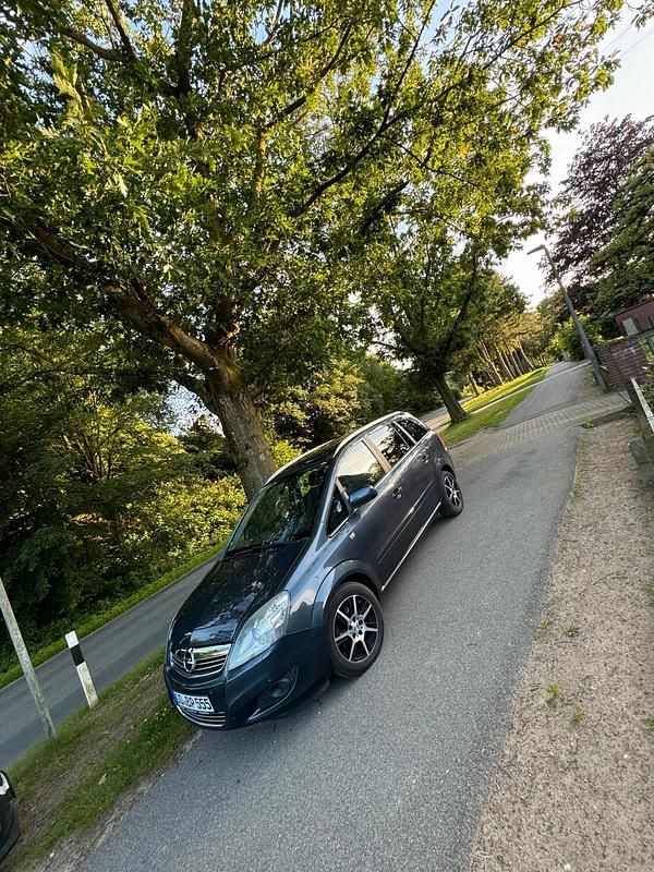 Gebraucht Opel Zafira 140 PS (102 kW) 2010 Van / Kleinbus