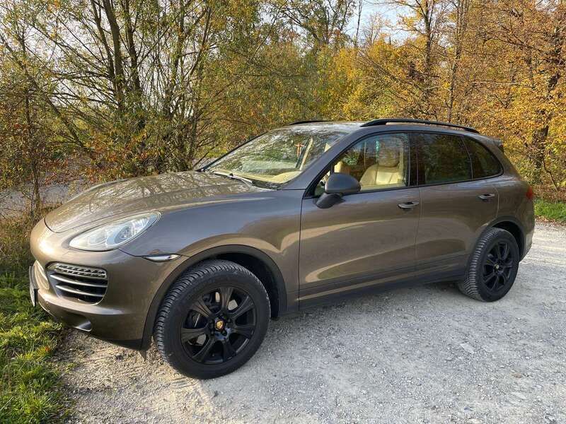 Braun Gebraucht 2011 Porsche Cayenne SUV | 20.400 € (Fairer Preis) - Bild 1/4