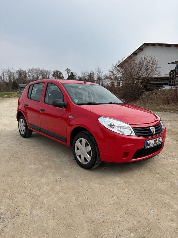 Gebraucht Dacia Sandero 75 PS (55 kW) 2011 Rot Limousine