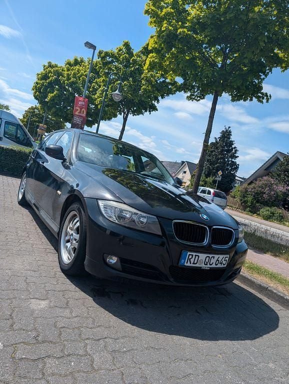 Schwarz Gebraucht 2010 BMW 318 Limousine | 2.999 € (Superpreis) - Bild 1/4