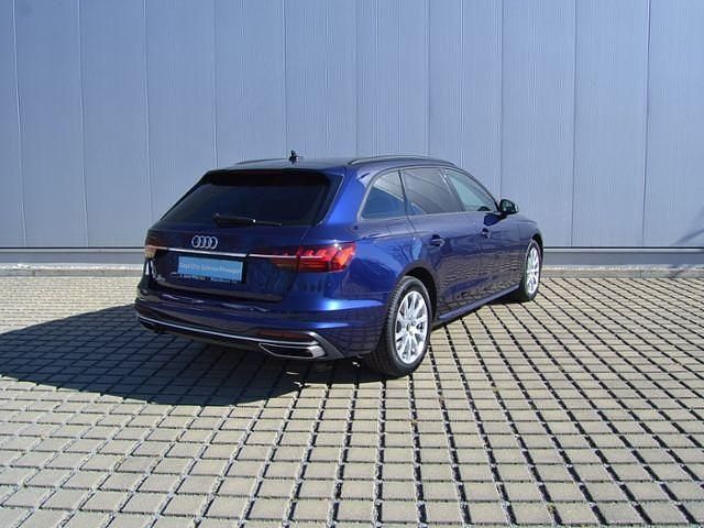 Gebraucht Audi A4 Advanced 150 PS (110 kW) 2021 Navarrablau metallic (metallic) Kombi
