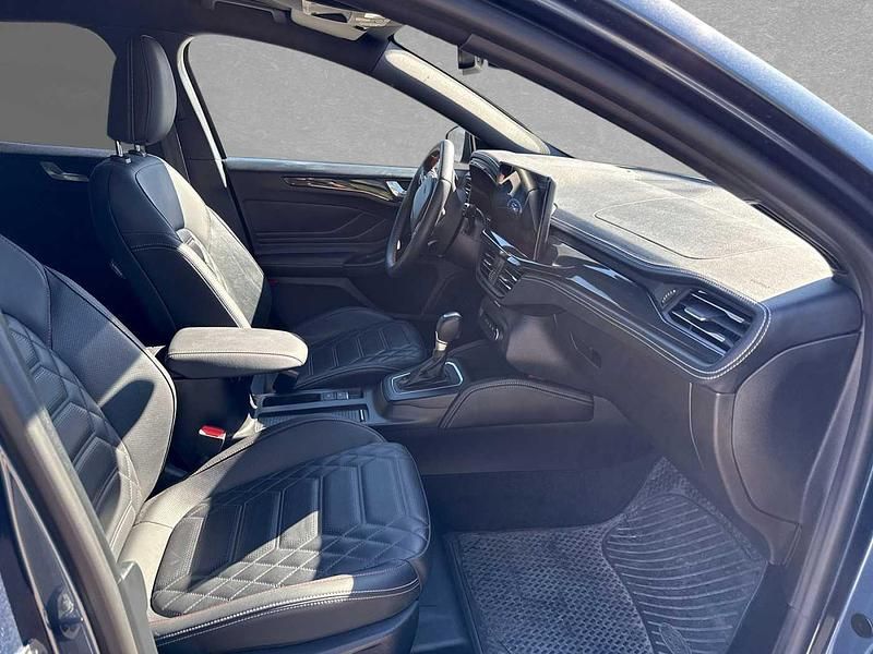 Używany Ford Focus Cool & Connect 155 KM (114 kW) 2020 Srebrny Kombi