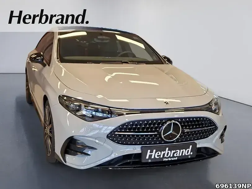 Gebraucht Mercedes CLA200 AMG line Plus 184 PS (135 kW) 2026 Manufaktur lack manufaktur alp Coupé