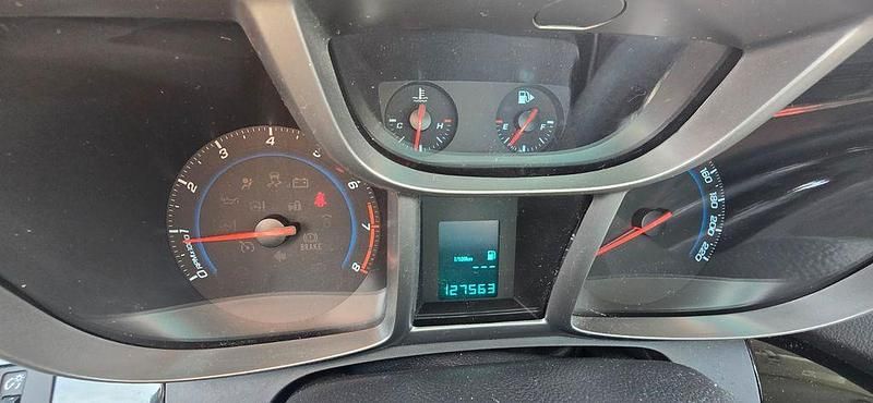 Gebraucht Chevrolet Orlando LT 140 PS (102 kW) 2012 Silber Van / Kleinbus