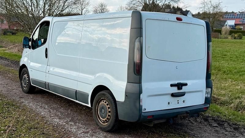 Gebraucht Opel Vivaro 101 PS (74 kW) 2005 Weiß Van / Kleinbus