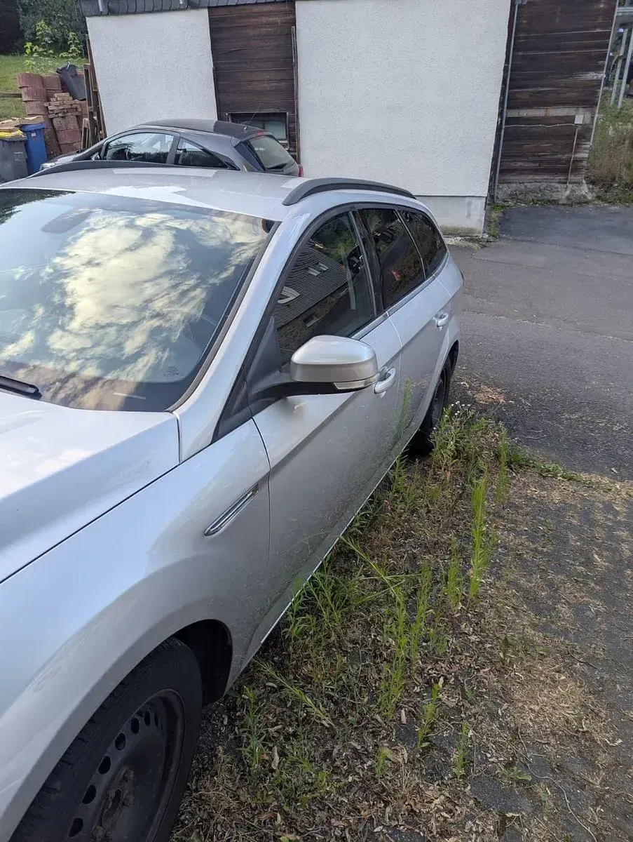 Gebraucht Ford Mondeo S 120 PS (88 kW) 2012 Silber Kombi