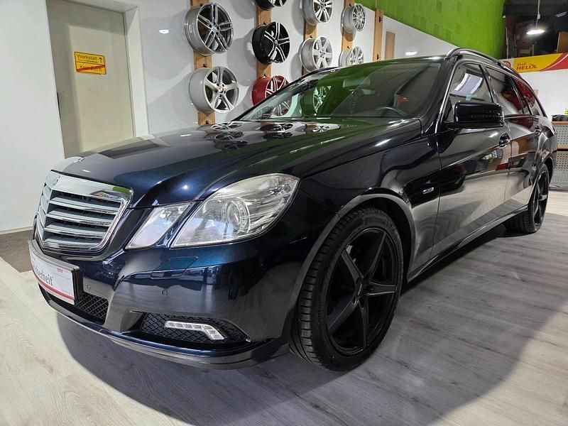 Gebraucht Mercedes E350 292 PS (214 kW) 2009 Blau Kombi