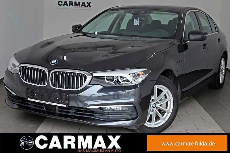 Sophistograu brillanteffekt meta (metallic) Gebraucht 2020 BMW 530e Sport Line Limousine | 26.900 € (Superpreis) - Bild 1/4