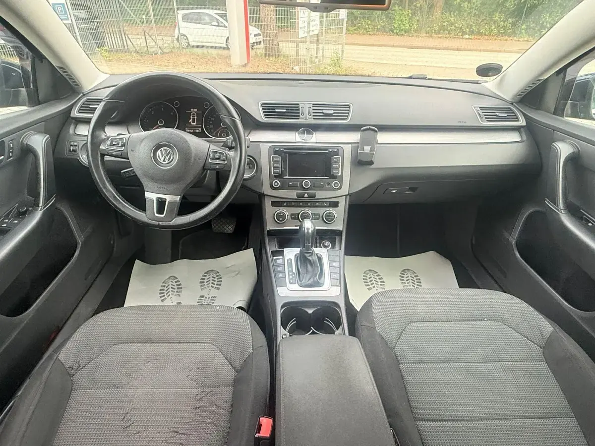 Gebraucht VW Passat Comfortline 140 PS (102 kW) 2012 Blau Kombi