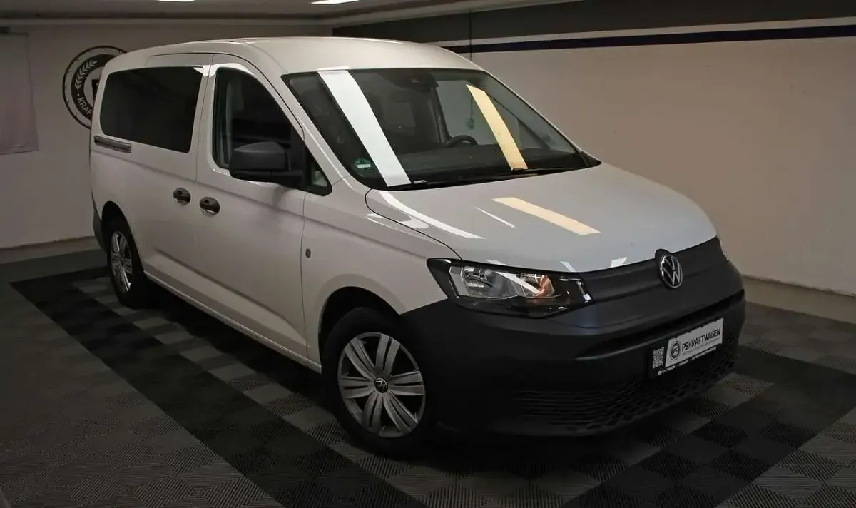 Używany VW Caddy Maxi 114 KM (83 kW) 2022 Biały Minivan