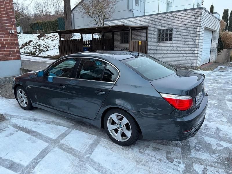 Gebraucht BMW 523 190 PS (139 kW) 2007 Grau Limousine