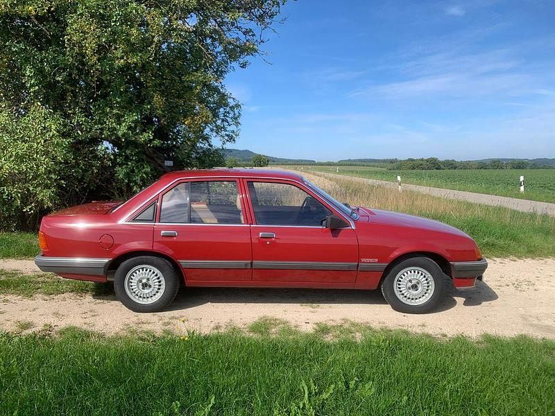 Gebraucht Opel Rekord 101 PS (74 kW) 1986 Rot Limousine