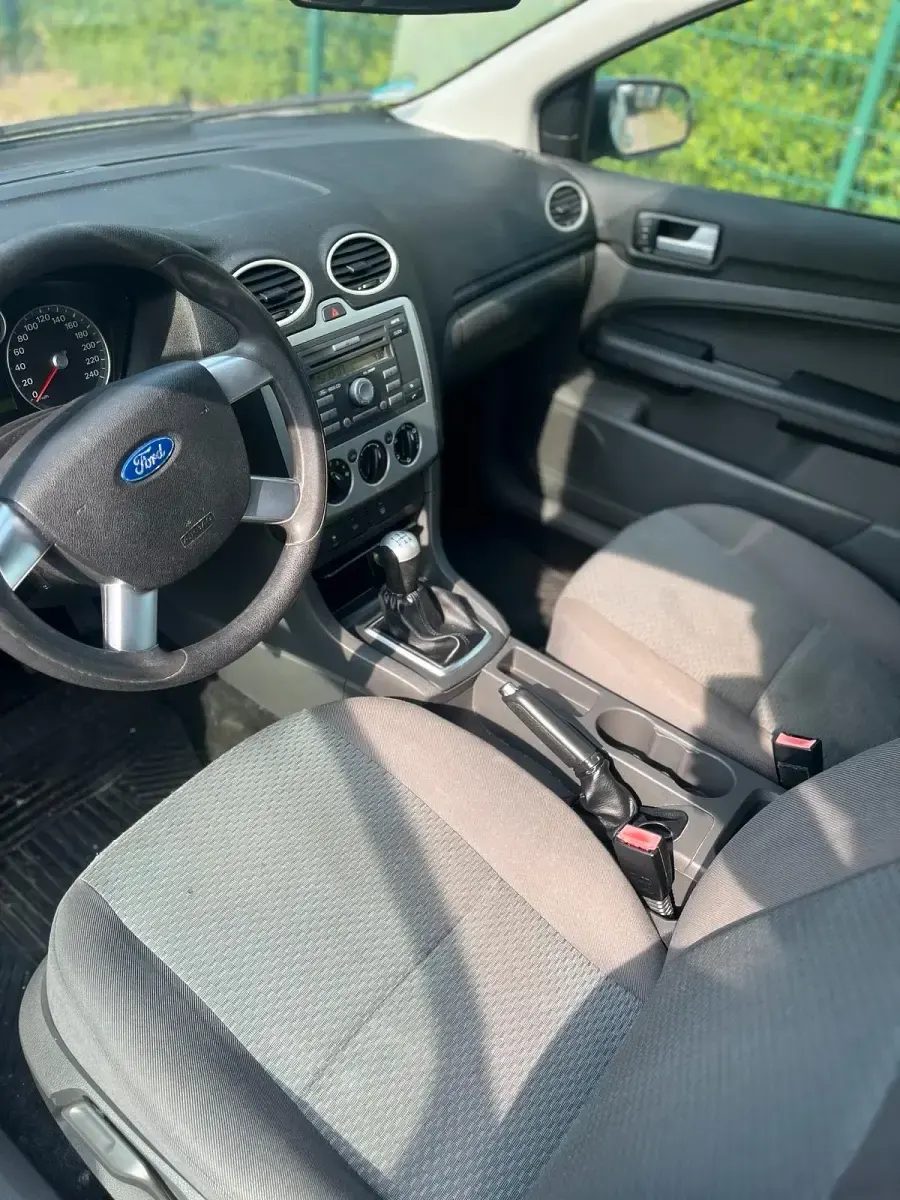 Gebraucht Ford Focus 101 PS (74 kW) 2007 Silber Kleinwagen