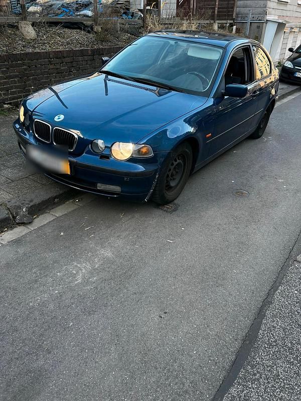 Blau Gebraucht 2002 BMW 316 Lifestyle Coupé | 1.350 € (Guter Preis) - Bild 1/4