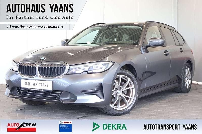 Grau Gebraucht 2020 BMW 318 Advantage Kombi | 23.789 € (Guter Preis) - Bild 1/4