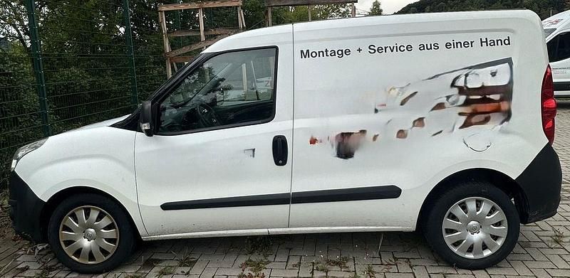 Gebraucht Opel Combo Edition 105 PS (77 kW) 2016 Weiß Van / Kleinbus