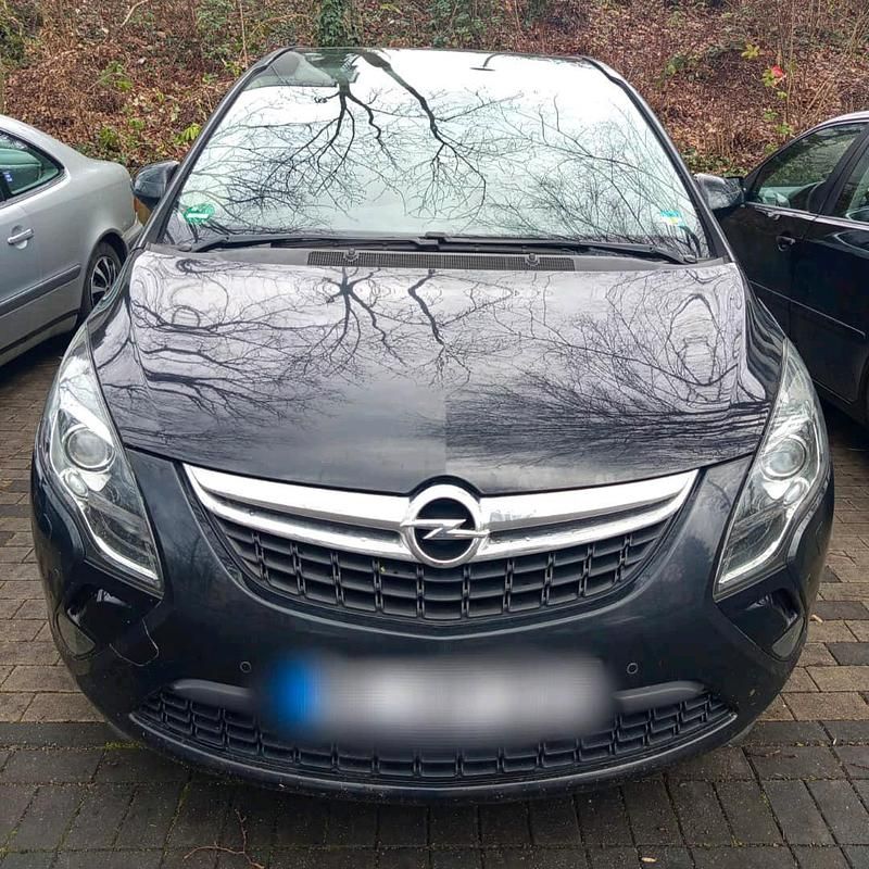 Schwarz Gebraucht 2016 Opel Zafira Van / Kleinbus | 8.250 € (Superpreis) - Bild 1/4