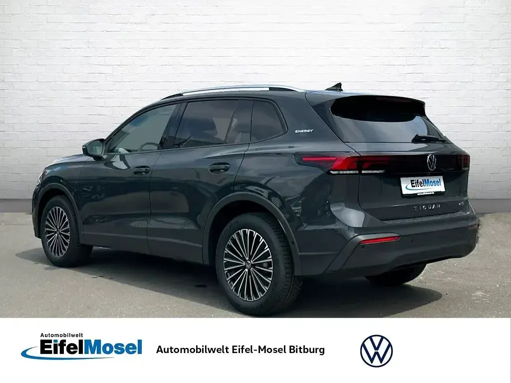 Neu VW Tiguan 150 PS (110 kW) 2026 Grau SUV