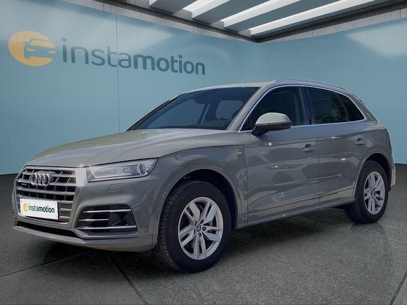 Grau Gebraucht 2020 Audi Q5 Design SUV | 27.149 € (Guter Preis) - Bild 1/4