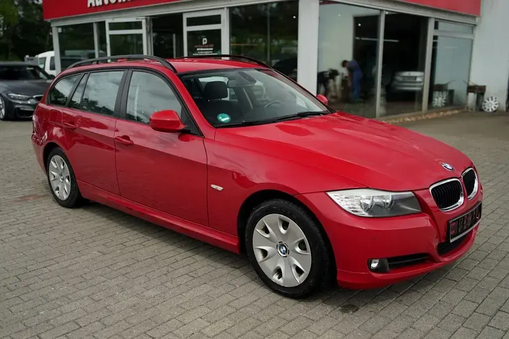 Gebraucht BMW 318 143 PS (105 kW) 2009 Rot Kombi