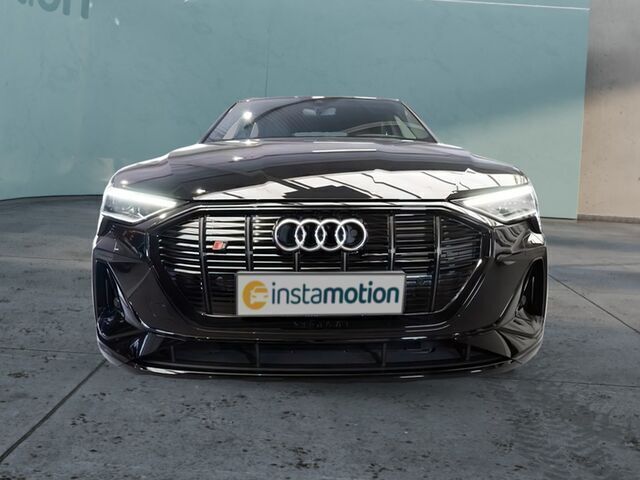 Schwarz Gebraucht 2022 Audi e-tron SUV | 59.747 € - Bild 1/2