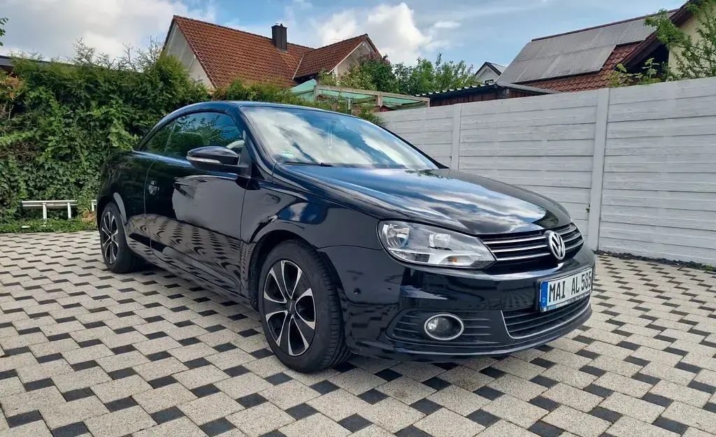 Używany VW Eos Exclusive 140 KM (102 kW) 2011 Czarny Kabriolet