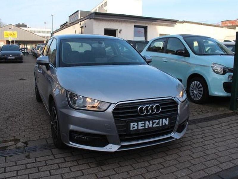 Gebraucht Audi A1 Attraction 125 PS (91 kW) 2013 Misanorot Kleinwagen