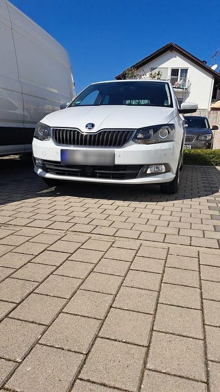 Gebraucht Skoda Fabia Joy 90 PS (66 kW) 2016 Weiß Limousine